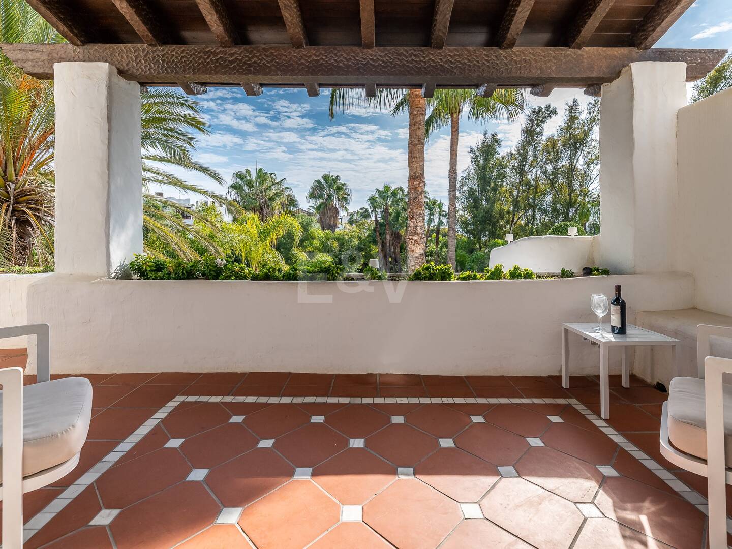 Ático exclusivo de 3 habitaciones frente a la playa con instalaciones de bienestar– Ventura del Mar -Ubicación privilegiada -Puerto Banús – Marbella | Disponible para alquiler a corto y medio plazo a partir de julio de 2026