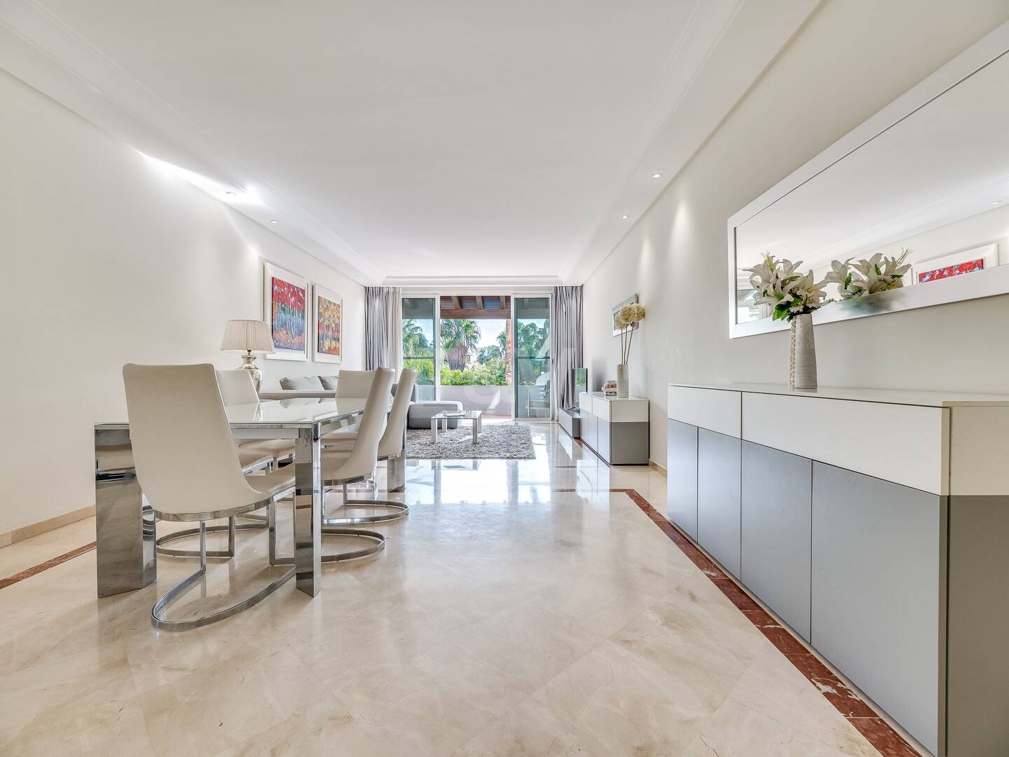 Ático exclusivo de 3 habitaciones frente a la playa con instalaciones de bienestar– Ventura del Mar -Ubicación privilegiada -Puerto Banús – Marbella | Disponible para alquiler a corto y medio plazo a partir de julio de 2026