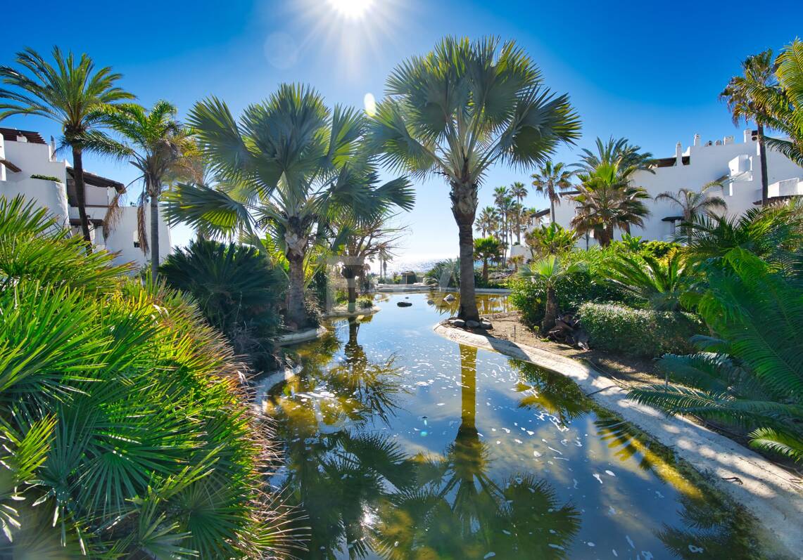 Exclusive 3-Bedroom Beachfront Penthouse with wellness facilities– Ventura del Mar -Prime Location -Puerto Banús – Marbella | Available for short -mid term rent from July 2026