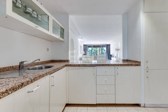 Ático exclusivo de 3 habitaciones frente a la playa con instalaciones de bienestar– Ventura del Mar -Ubicación privilegiada -Puerto Banús – Marbella | Disponible para alquiler a corto y medio plazo a partir de julio de 2026