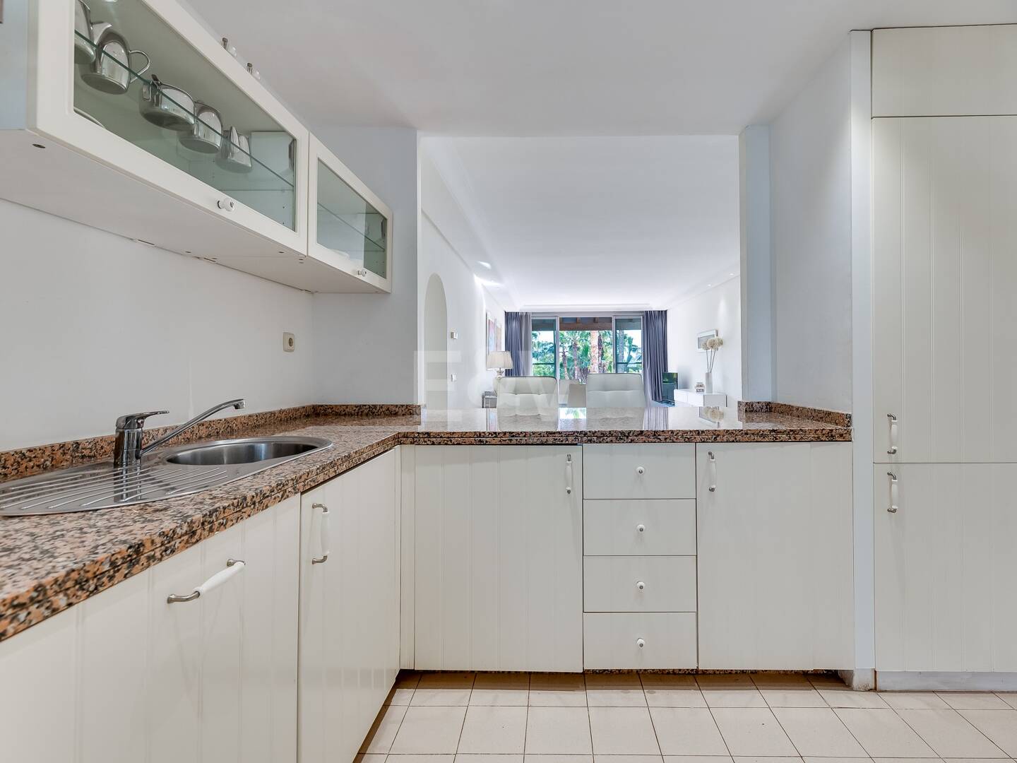 Ático exclusivo de 3 habitaciones frente a la playa con instalaciones de bienestar– Ventura del Mar -Ubicación privilegiada -Puerto Banús – Marbella | Disponible para alquiler a corto y medio plazo a partir de julio de 2026