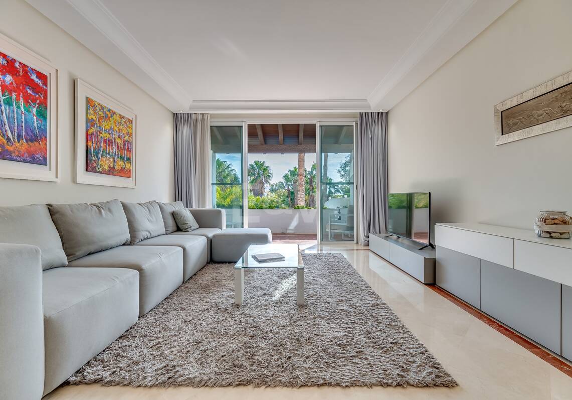 Exclusive 3-Bedroom Beachfront Penthouse with wellness facilities– Ventura del Mar -Prime Location -Puerto Banús – Marbella | Available for short -mid term rent from July 2026