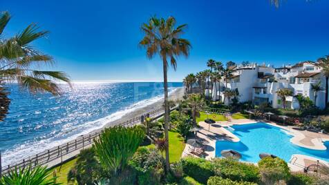 Exclusive 3-Bedroom Beachfront Penthouse with wellness facilities– Ventura del Mar -Prime Location -Puerto Banús – Marbella | Available for short -mid term rent from July 2026