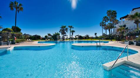 Exclusive 3-Bedroom Beachfront Penthouse with wellness facilities– Ventura del Mar -Prime Location -Puerto Banús – Marbella | Available for short -mid term rent from July 2026