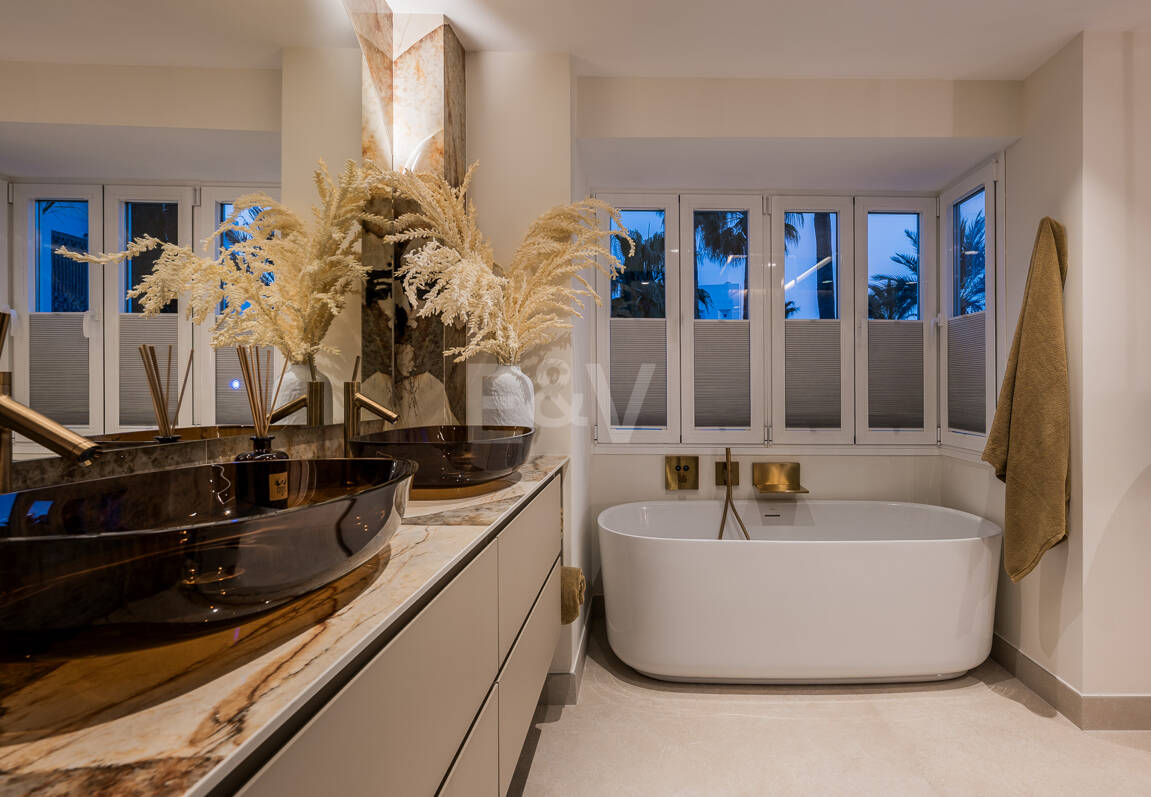 Lyx Beachfront Lägenhet i Los Monteros