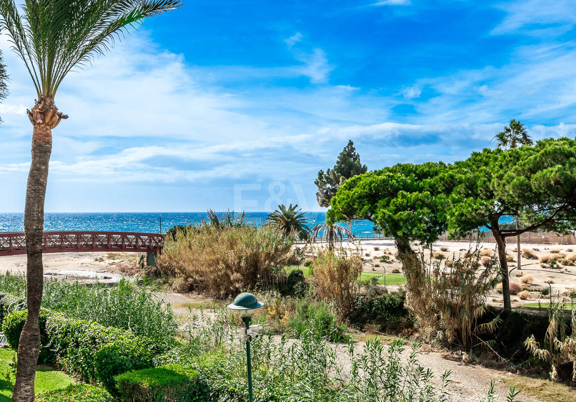 Apartamento de lujo en primera línea de playa en Los Monteros