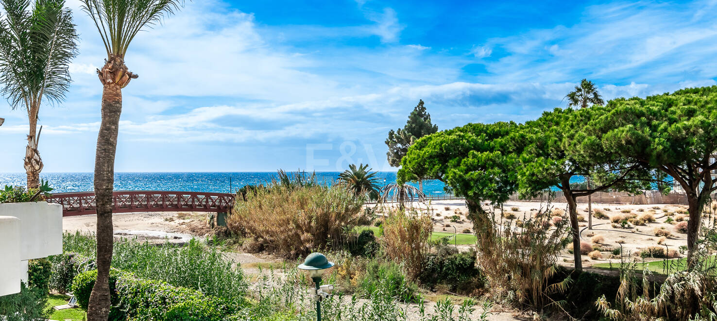 Lyx Beachfront Lägenhet i Los Monteros