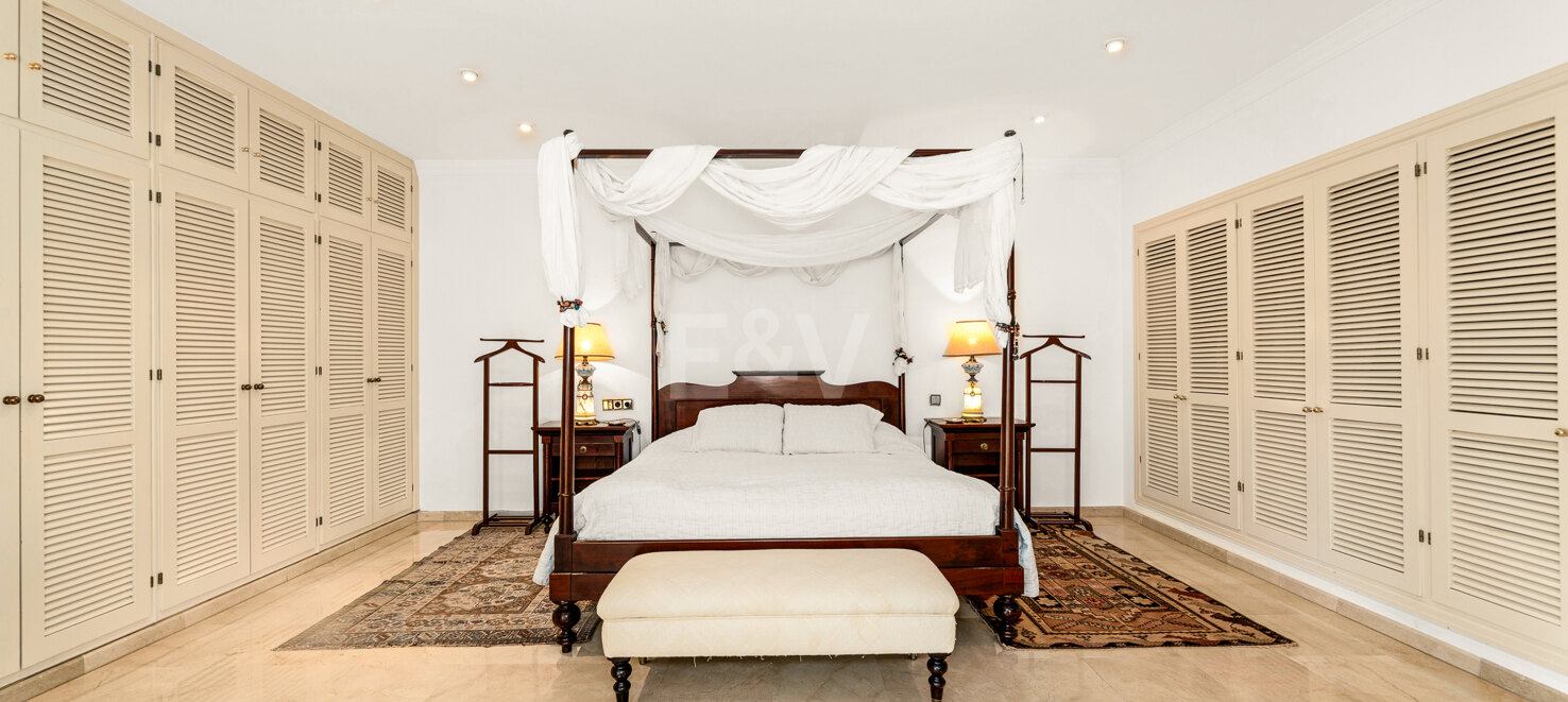 Charming Beachside Villa in Los Monteros