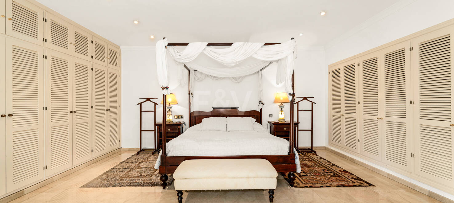 Rare Opportunity, Villa Close to the Beach in Los Monteros