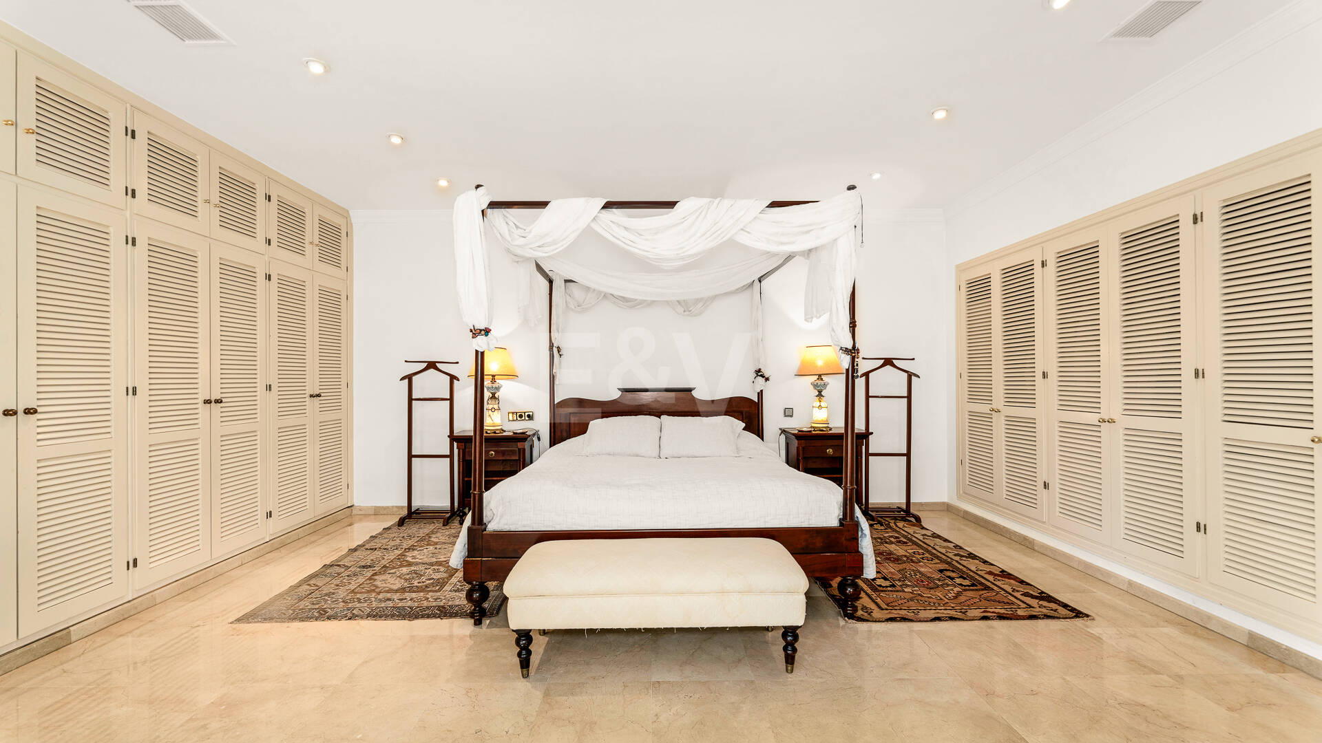 Rare Opportunity, Villa Close to the Beach in Los Monteros