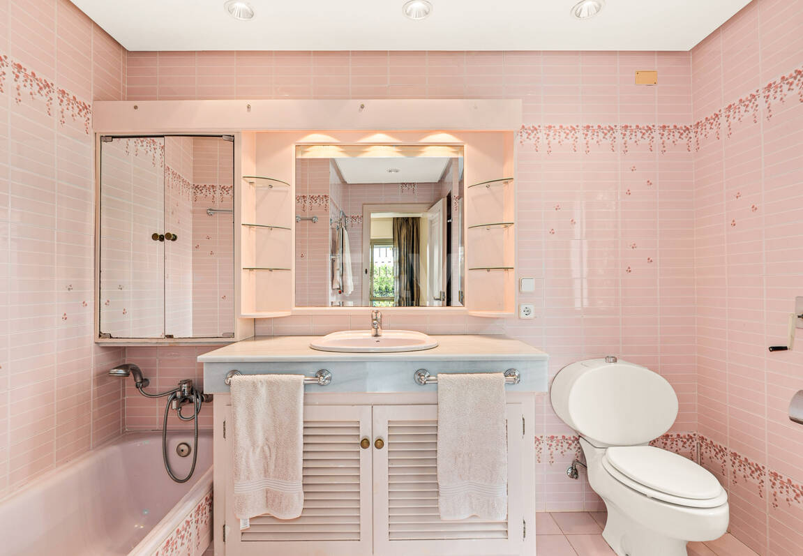 Rare Opportunity, Villa Close to the Beach in Los Monteros