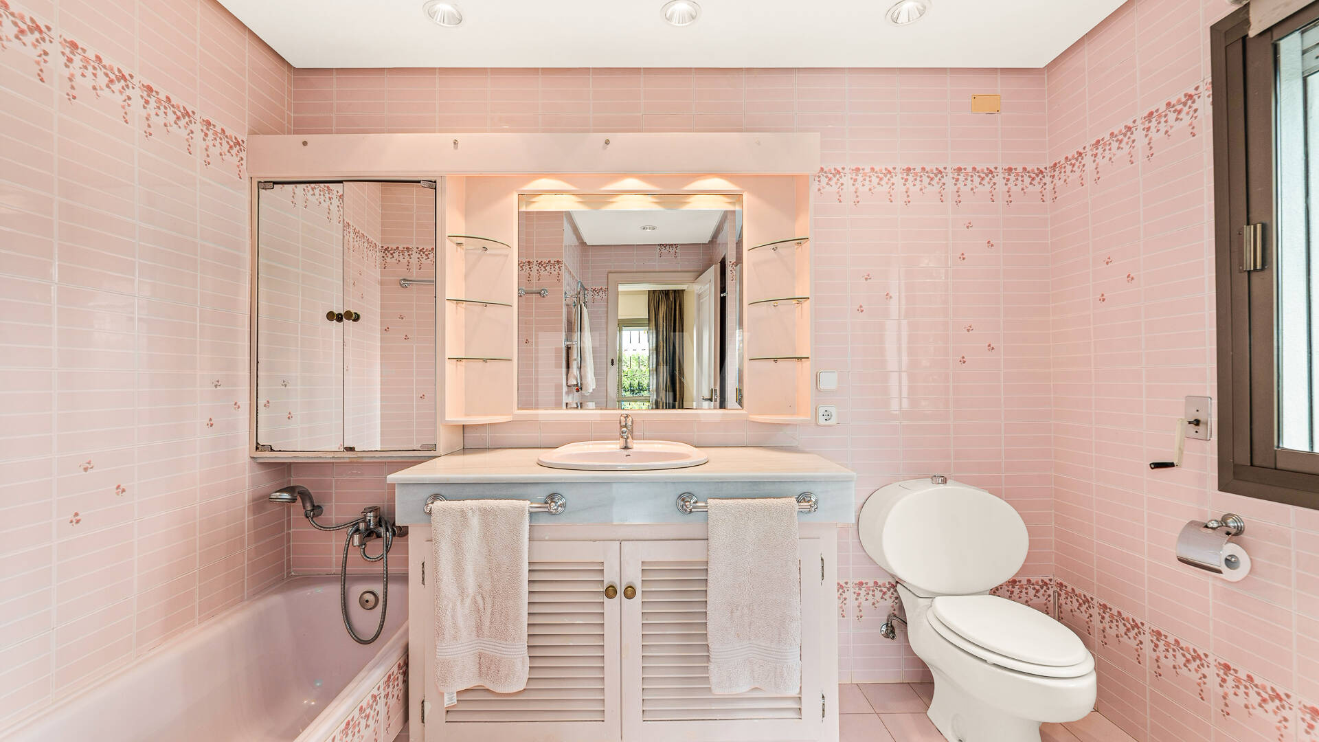 Rare Opportunity, Villa Close to the Beach in Los Monteros