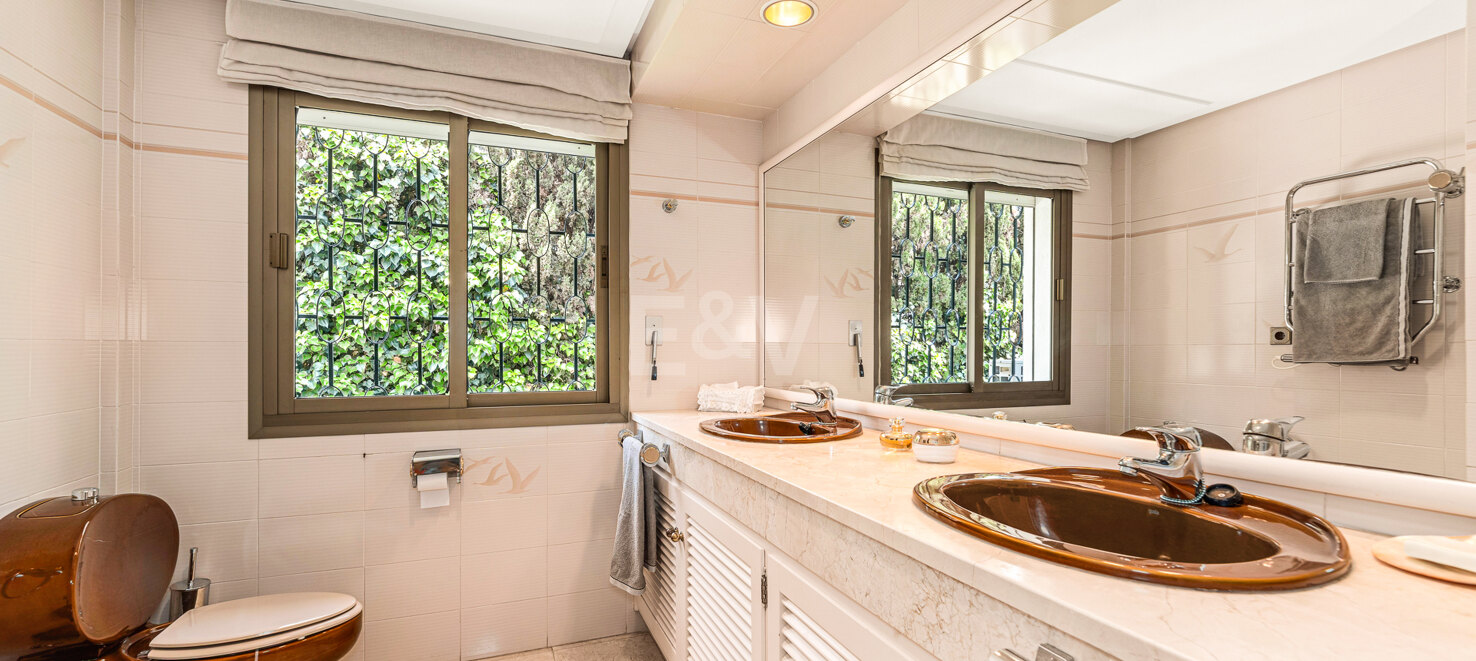 Charming Beachside Villa in Los Monteros