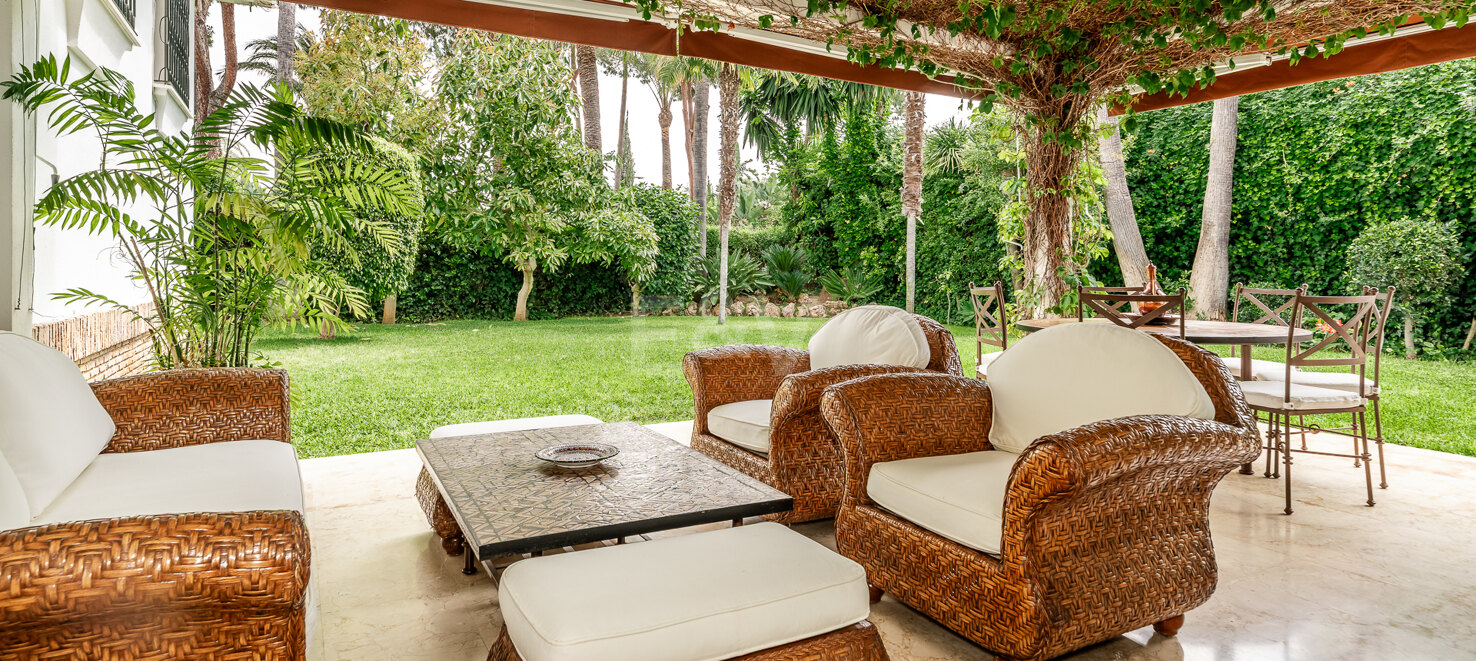 Charming Beachside Villa in Los Monteros