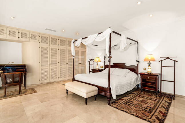 Rare Opportunity, Villa Close to the Beach in Los Monteros