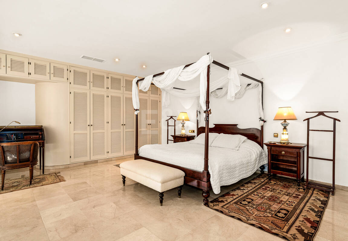 Rare Opportunity, Villa Close to the Beach in Los Monteros