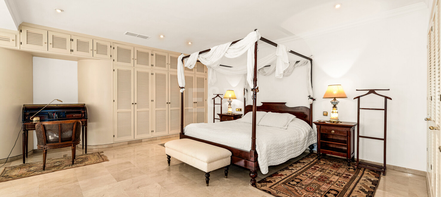 Charming Beachside Villa in Los Monteros