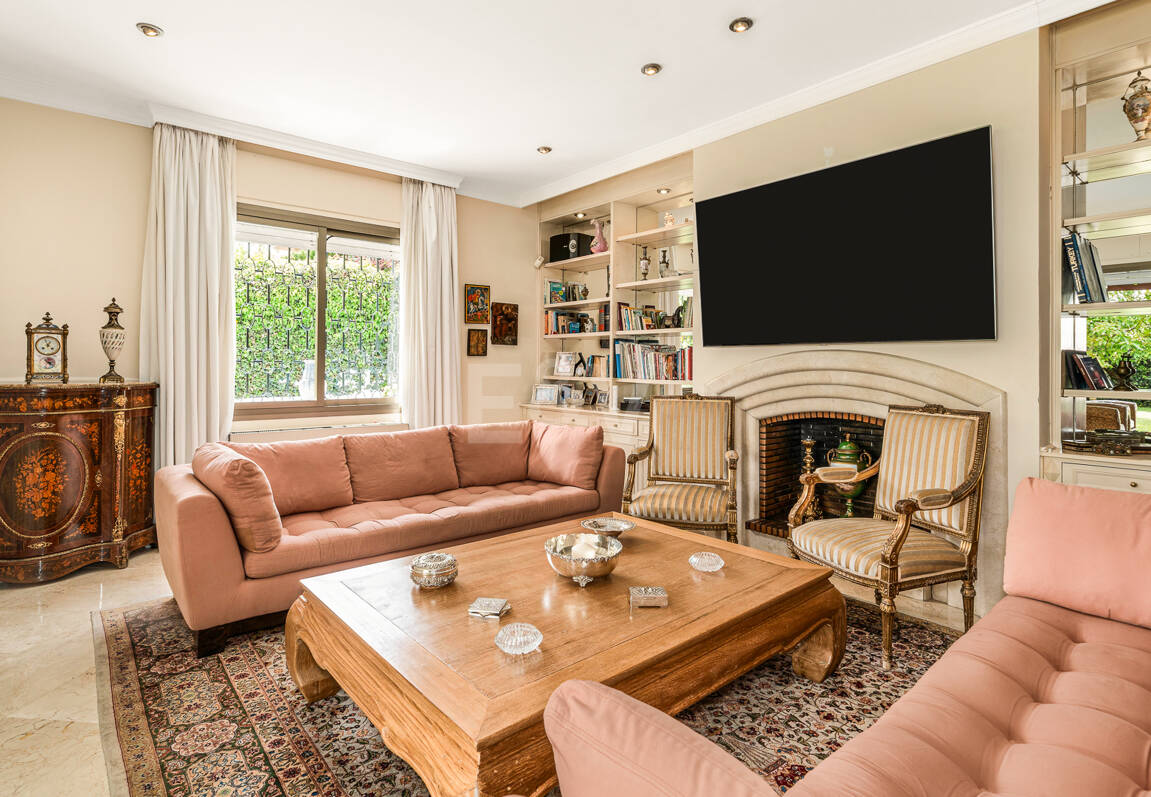 Rare Opportunity, Villa Close to the Beach in Los Monteros