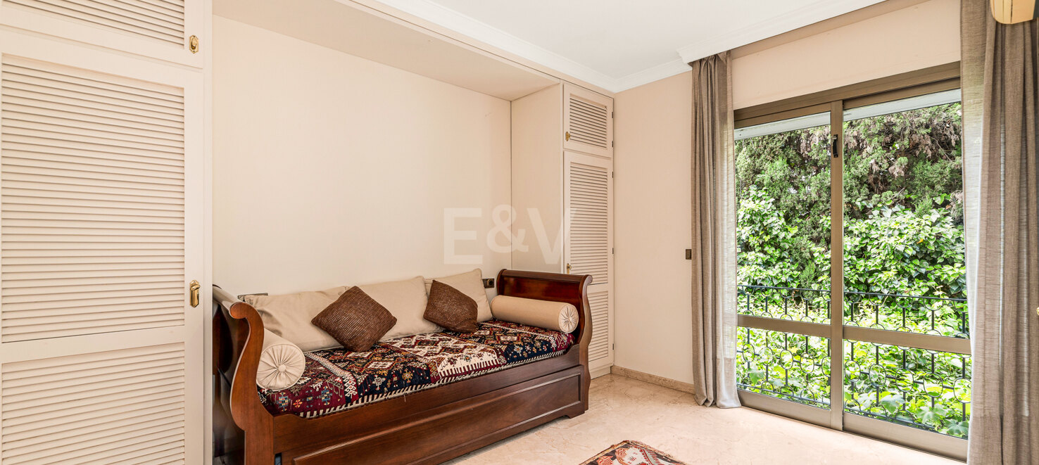 Charming Beachside Villa in Los Monteros