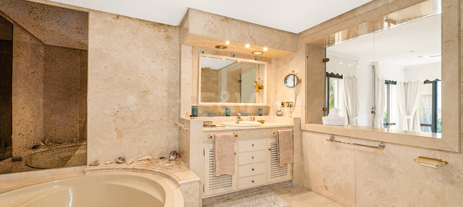 Rare Opportunity, Villa Close to the Beach in Los Monteros