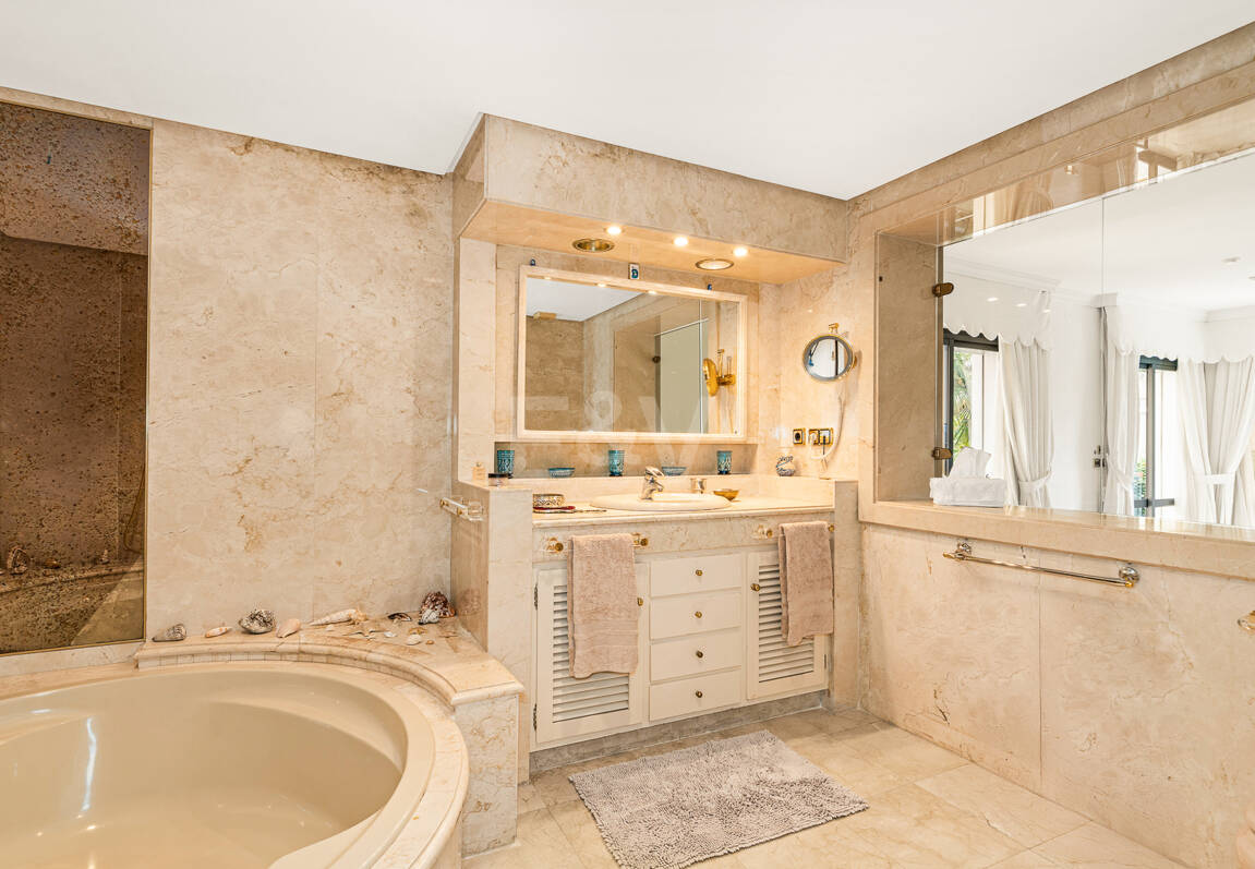 Rare Opportunity, Villa Close to the Beach in Los Monteros