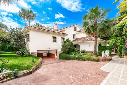 Rare Opportunity, Villa Close to the Beach in Los Monteros