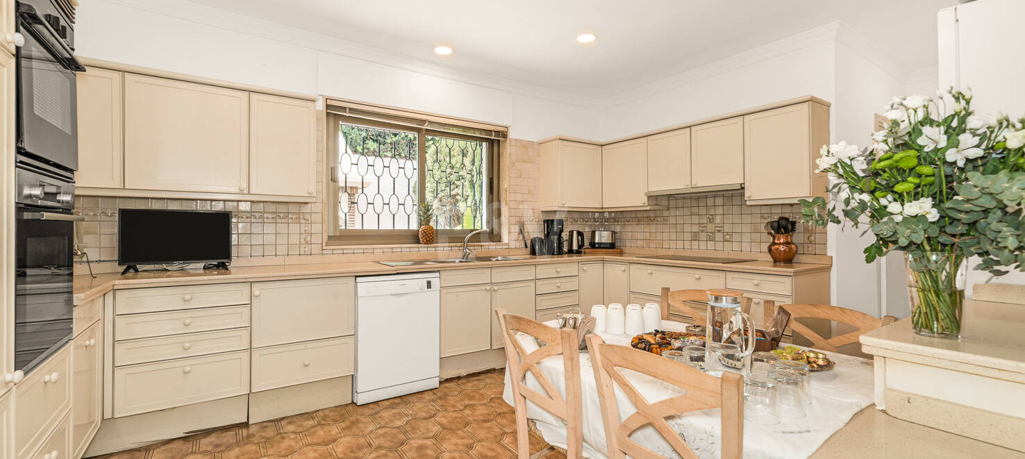 Rare Opportunity, Villa Close to the Beach in Los Monteros