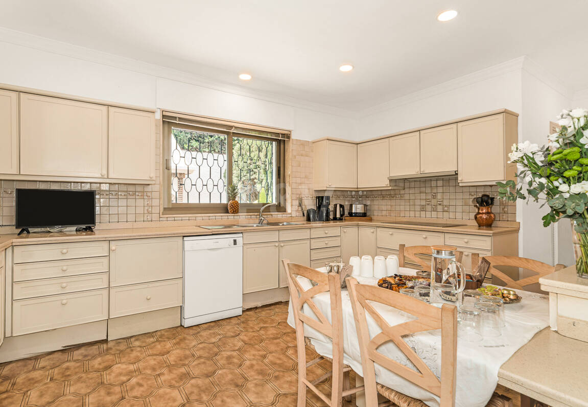 Rare Opportunity, Villa Close to the Beach in Los Monteros