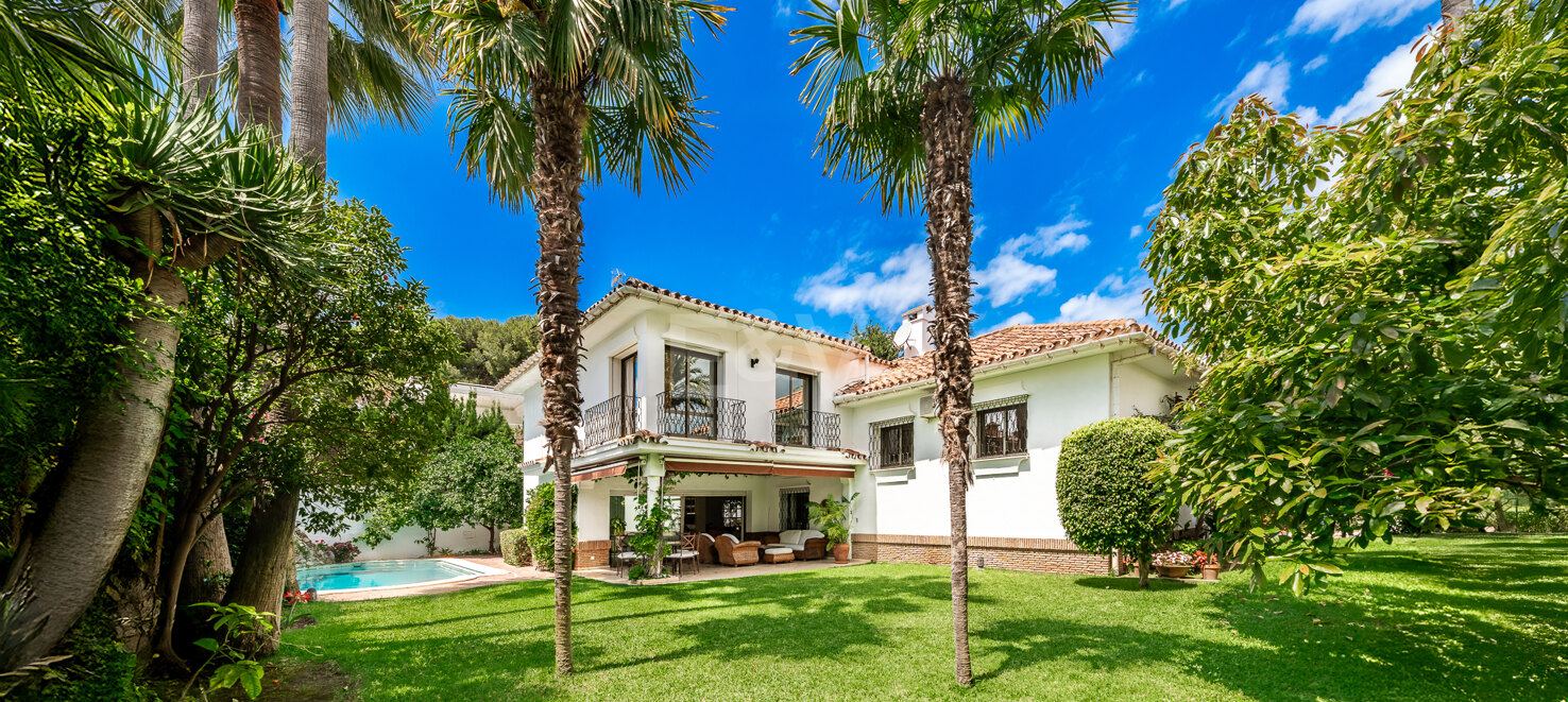 Charming Beachside Villa in Los Monteros
