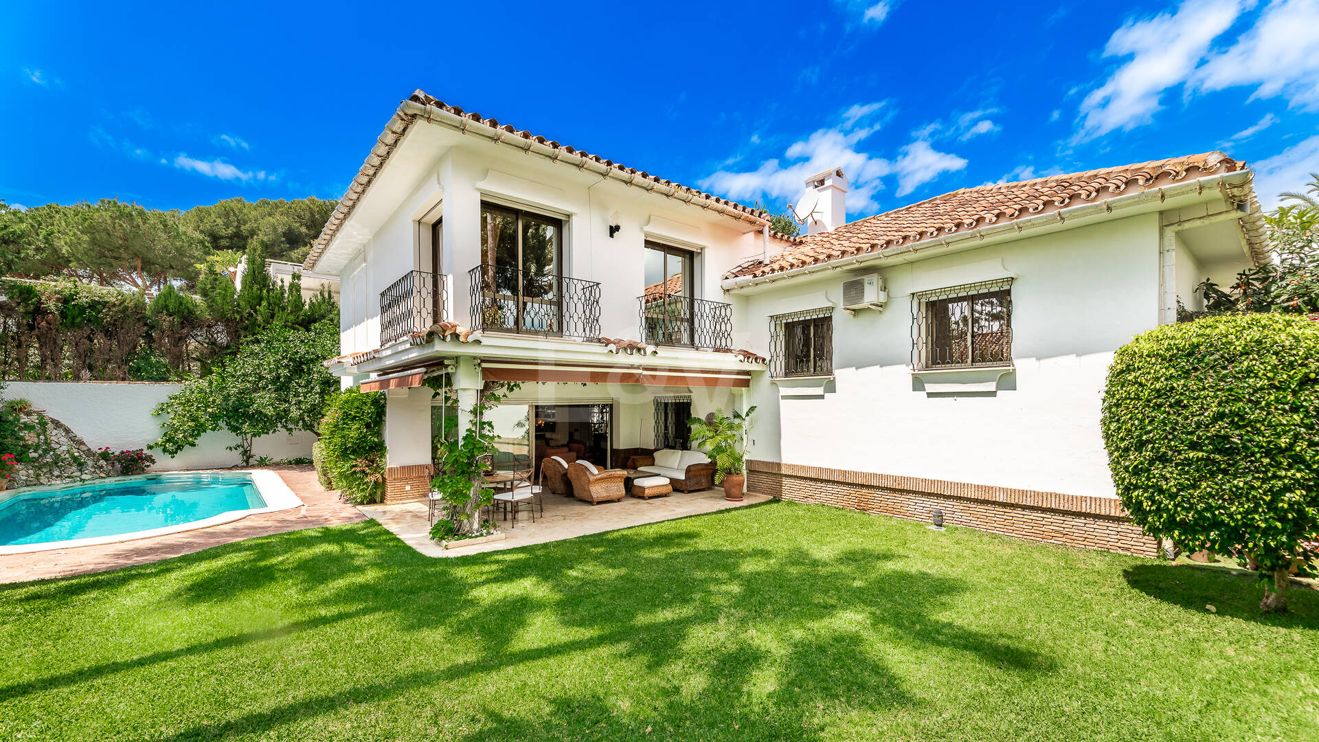 Rare Opportunity, Villa Close to the Beach in Los Monteros