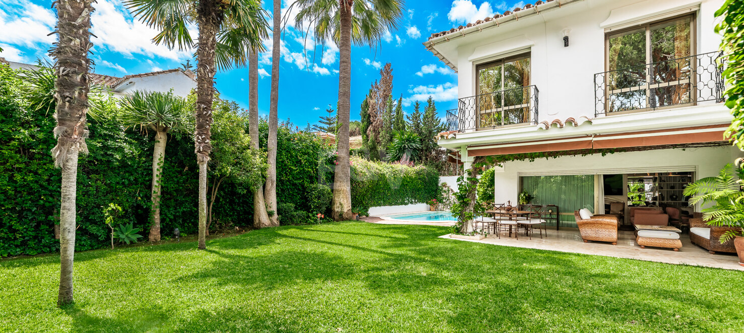 Charming Beachside Villa in Los Monteros