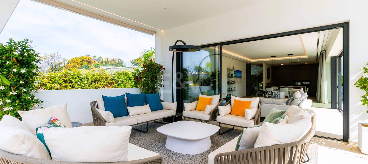 Stunning Modern Villa i Prime Location i San Pedro Beach