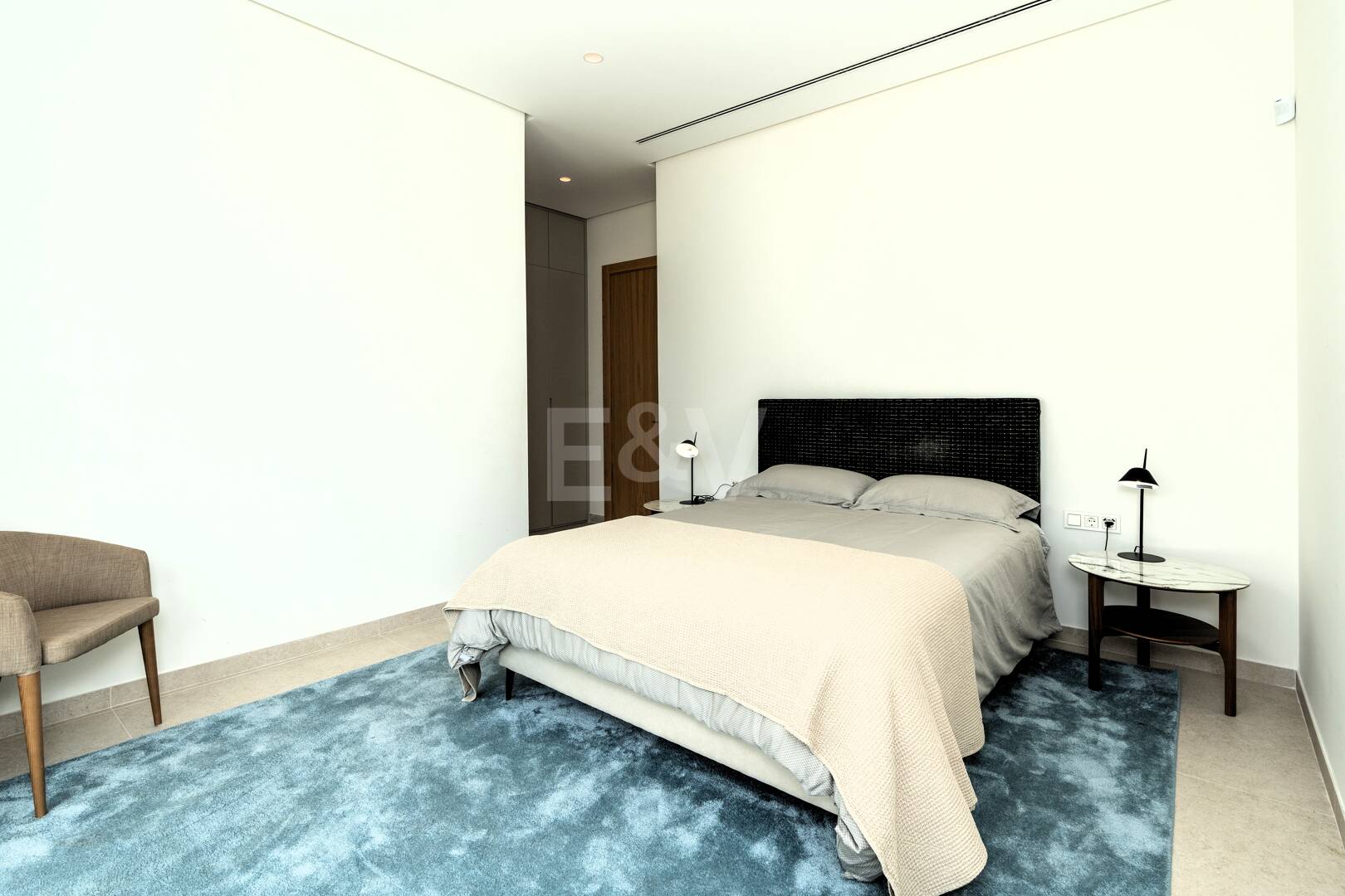 Stunning Modern Villa in Prime Location in San Pedro Beach