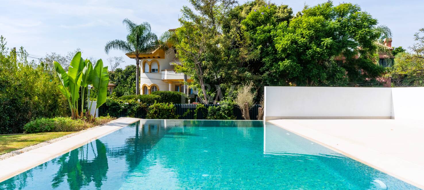 Stunning Modern Villa i Prime Location i San Pedro Beach