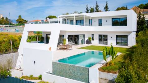 Stunning Modern Villa in Prime Location in San Pedro Beach