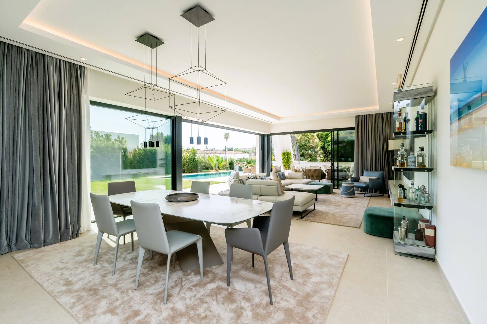 Stunning Modern Villa in Prime Location in San Pedro Beach