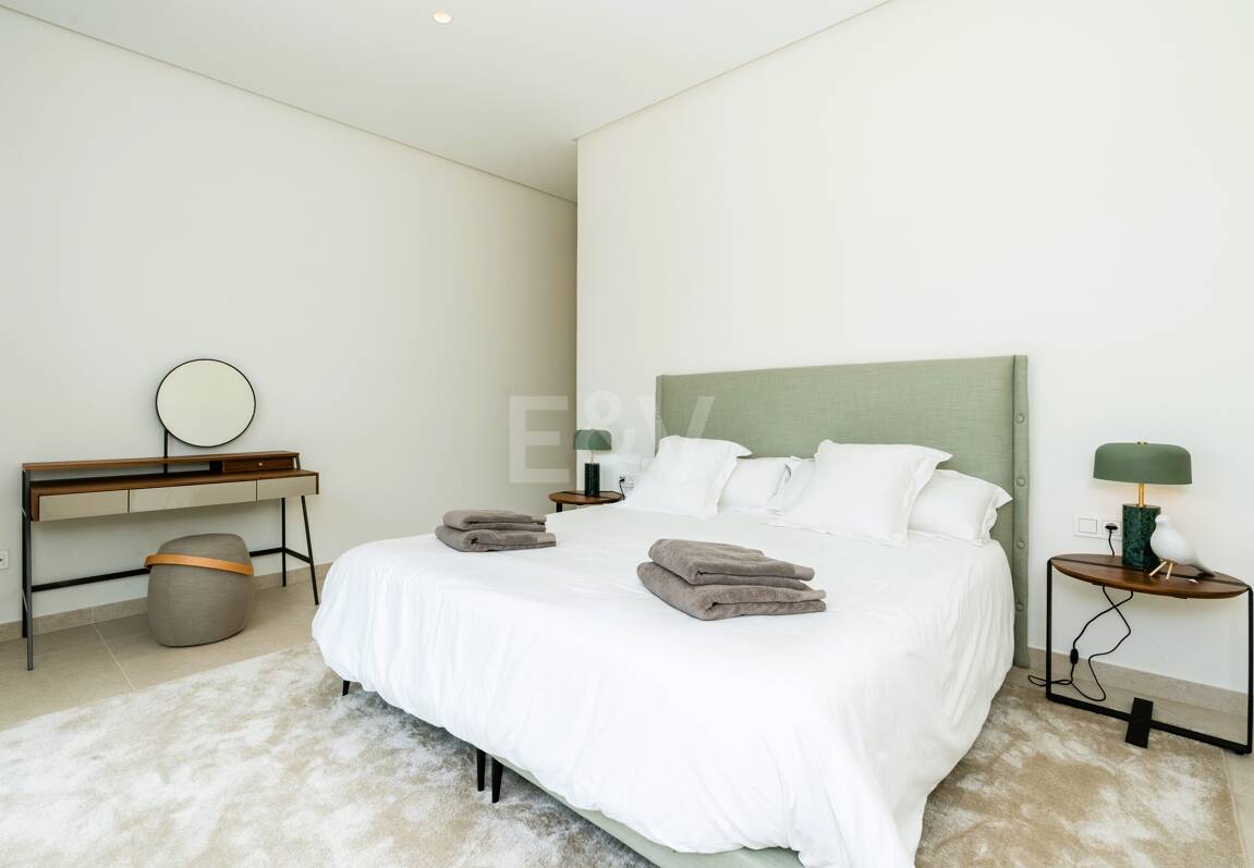 Stunning Modern Villa in Prime Location in San Pedro Beach