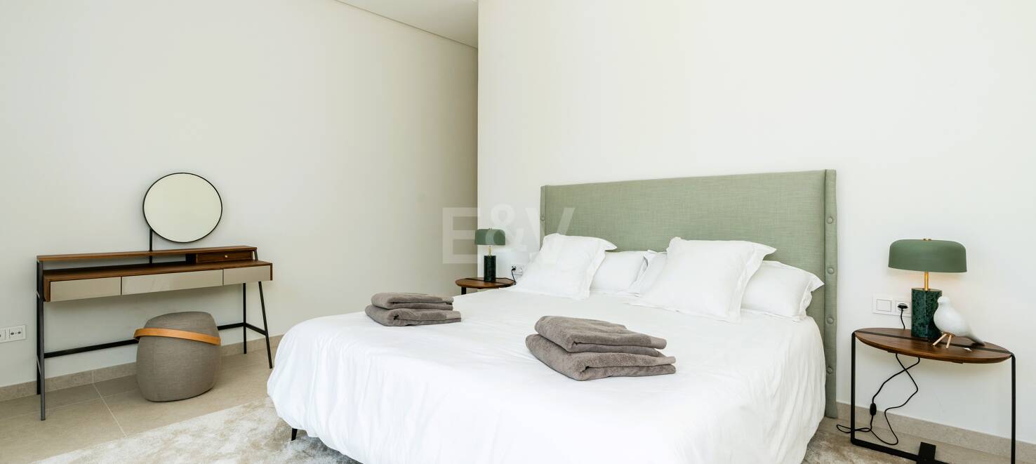 Stunning Modern Villa i Prime Location i San Pedro Beach