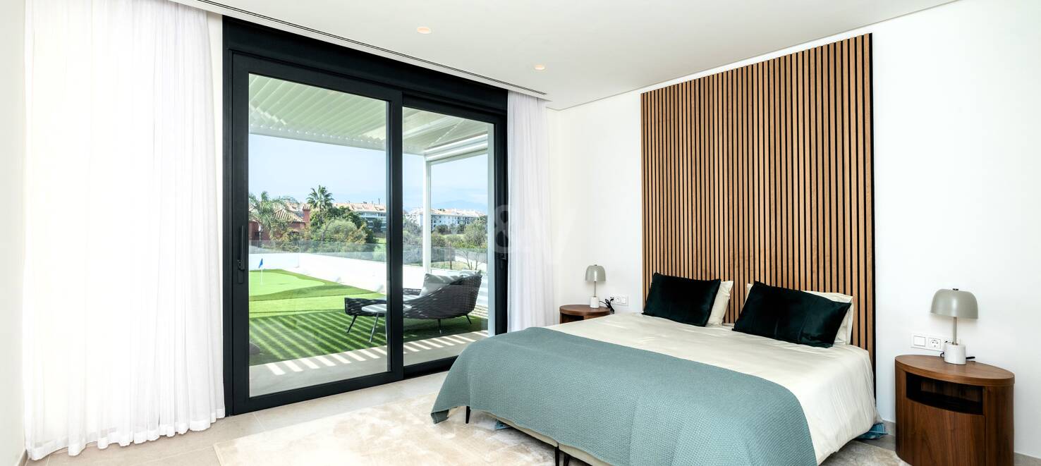 Stunning Modern Villa i Prime Location i San Pedro Beach