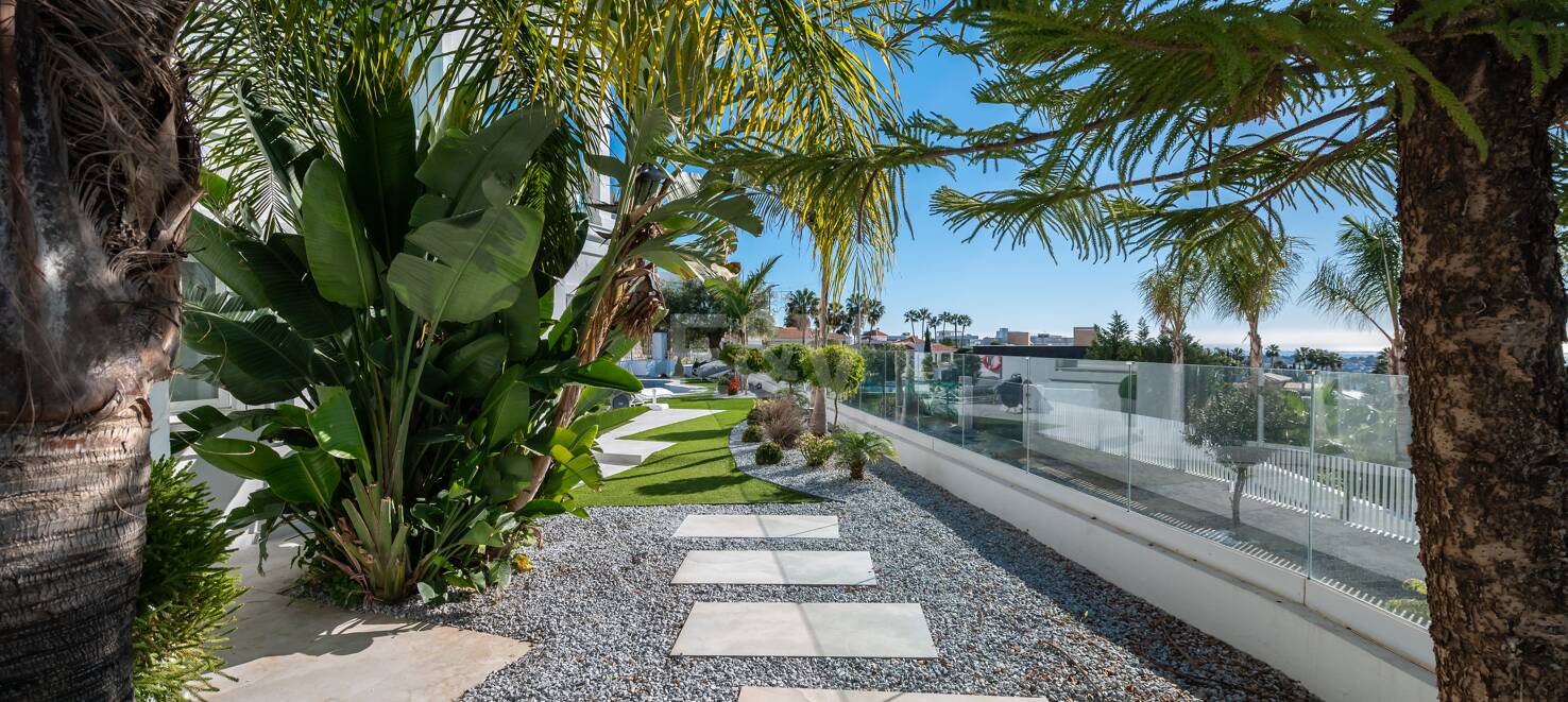 Luxury Designer Villa with Sea anf Golf Views in La Alqueria. Available for short term rentals