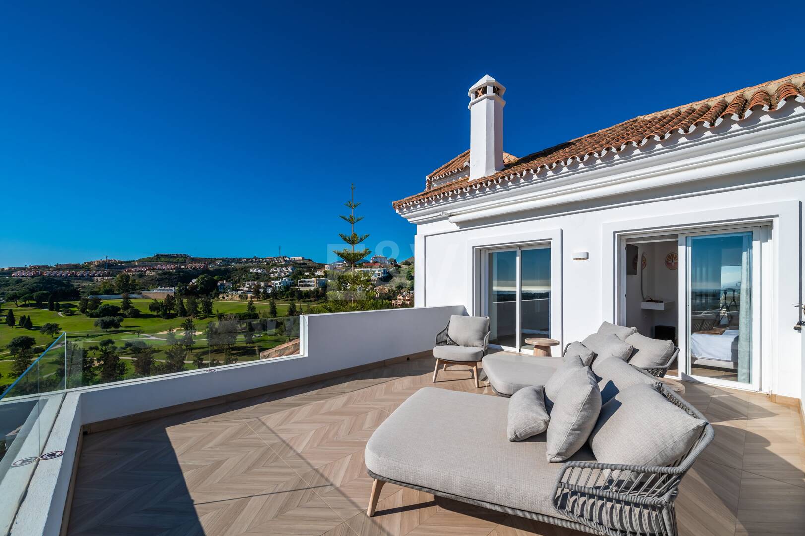 Lyx Designer Villa med Sea anf Golf Views i La Alqueria. Tillgänglig för kortfristiga hyror från 7 500 €/vecka.