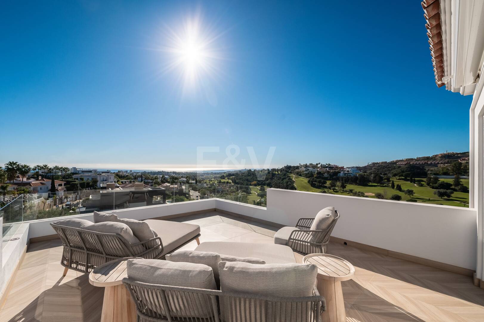 Lyx Designer Villa med Sea anf Golf Views i La Alqueria. Tillgänglig för kortfristiga hyror från 7 500 €/vecka.