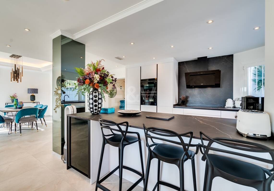 Luxury Designer Villa with Sea anf Golf Views in La Alqueria. Available for short term rentals