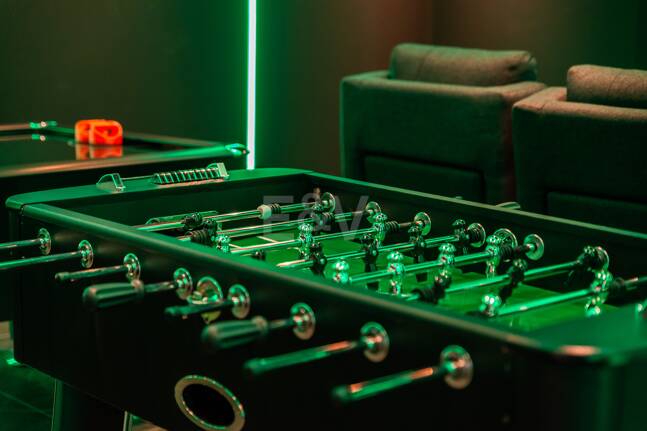 Villa de lujo de diseño con vistas al mar y al golf en La Alquería. Disponible para alquiler a corto plazo