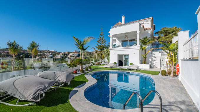Lyx Designer Villa med Sea anf Golf Views i La Alqueria. Tillgänglig för kortfristiga hyror från 7 500 €/vecka.