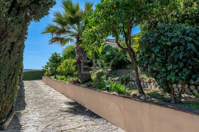Charming Single-Story Villa close to La Quinta, Benahavis