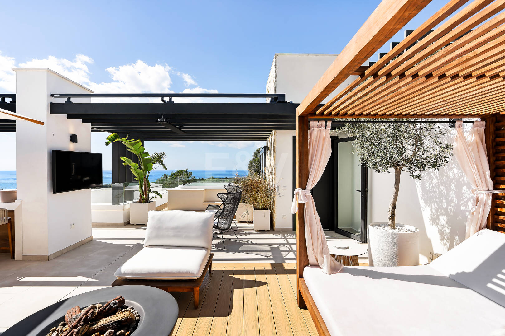 Fantastiskt modernt stilhus i Sierra Blanca