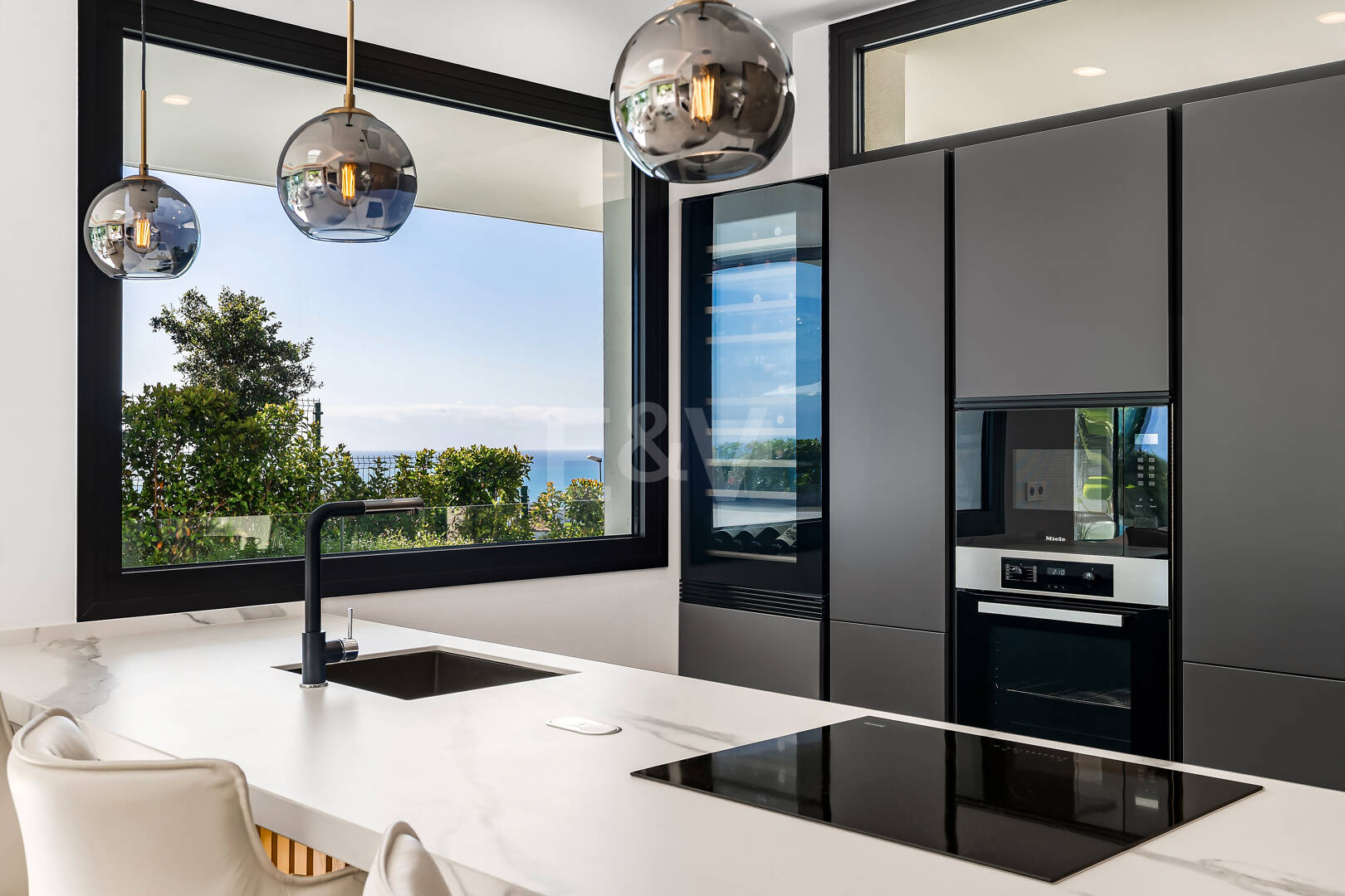 Fantastiskt modernt stilhus i Sierra Blanca