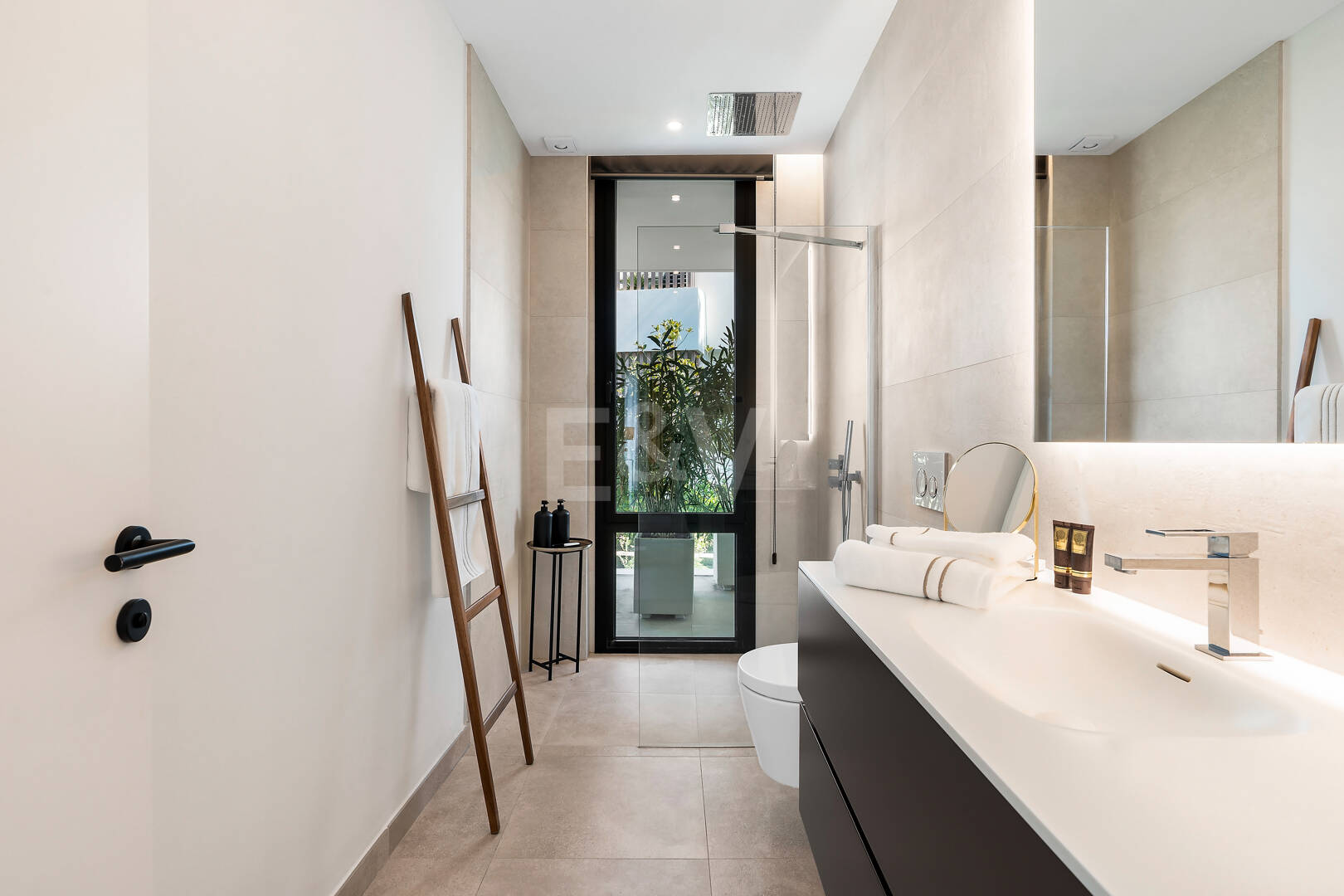 Fantastiskt modernt stilhus i Sierra Blanca