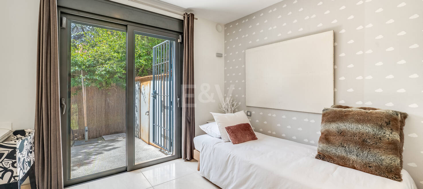 Modern Villa med andalusisk stil vid stranden i Marbesa - en privat oas